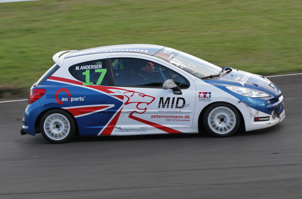 Martin Andersen i hans flotte Peugeot 207
(Foto: Motorsporten.dk)